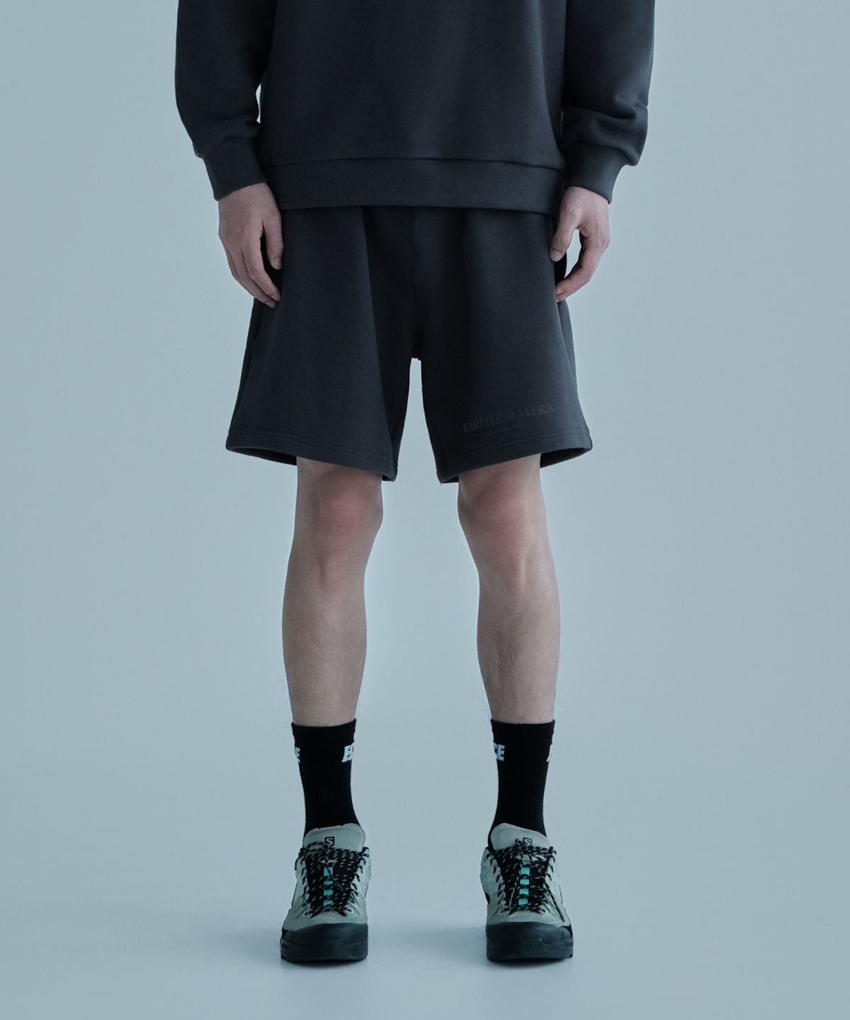 얼스캄에라(EARTH CALM ERA) 내추럴 데일리 스웨트 쇼츠_차콜