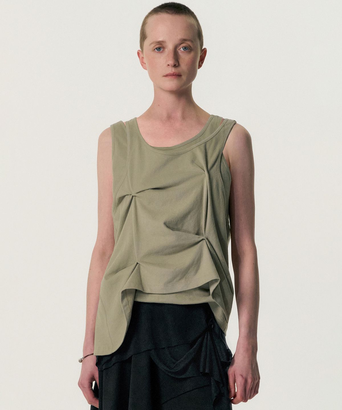 킴지수(KIMZISU) Pinched Layer Tank Top_OLIVE GREEN
