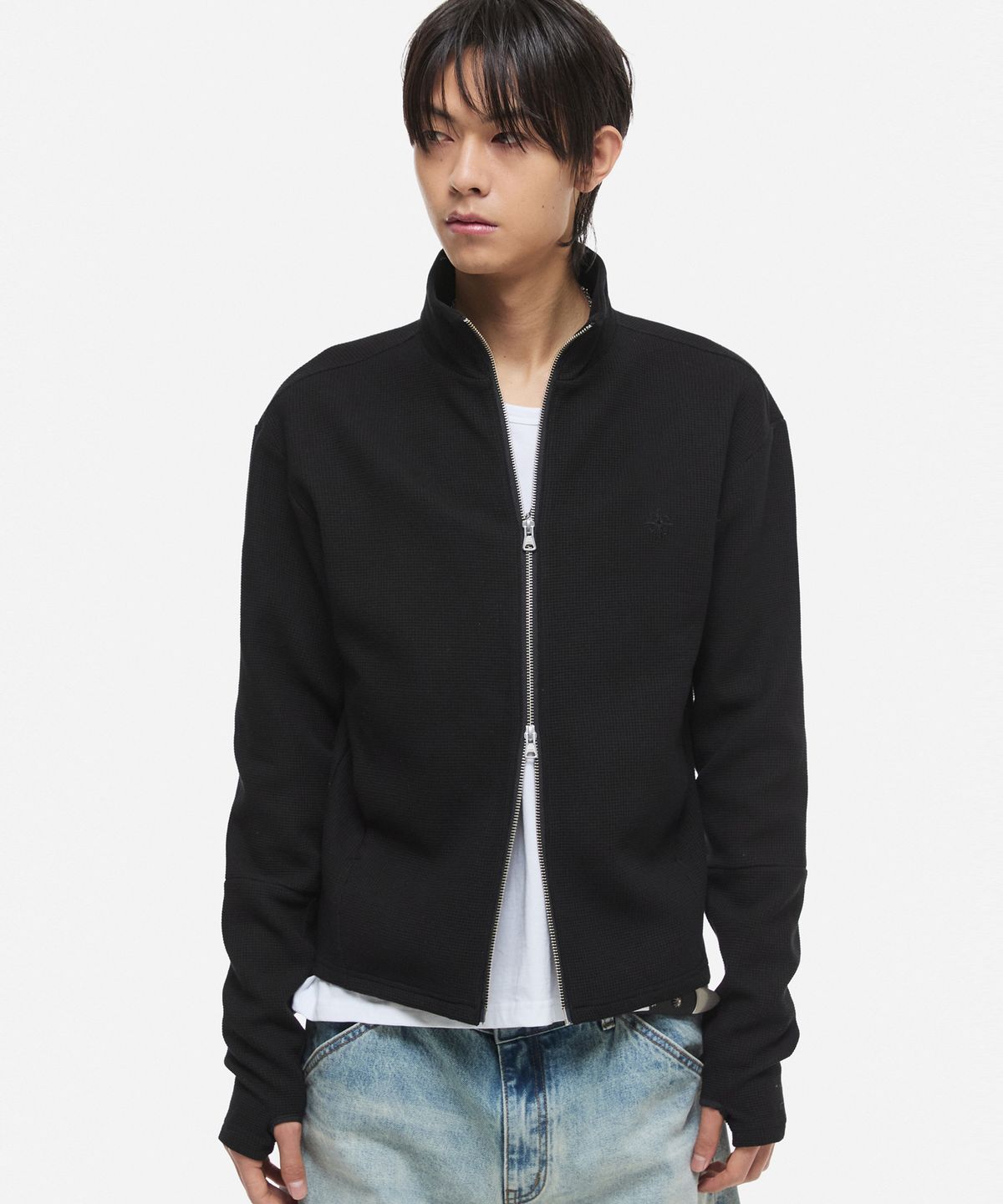 디앤에스알(DNSR) 핑거홀 크롭 와플 집업 블랙