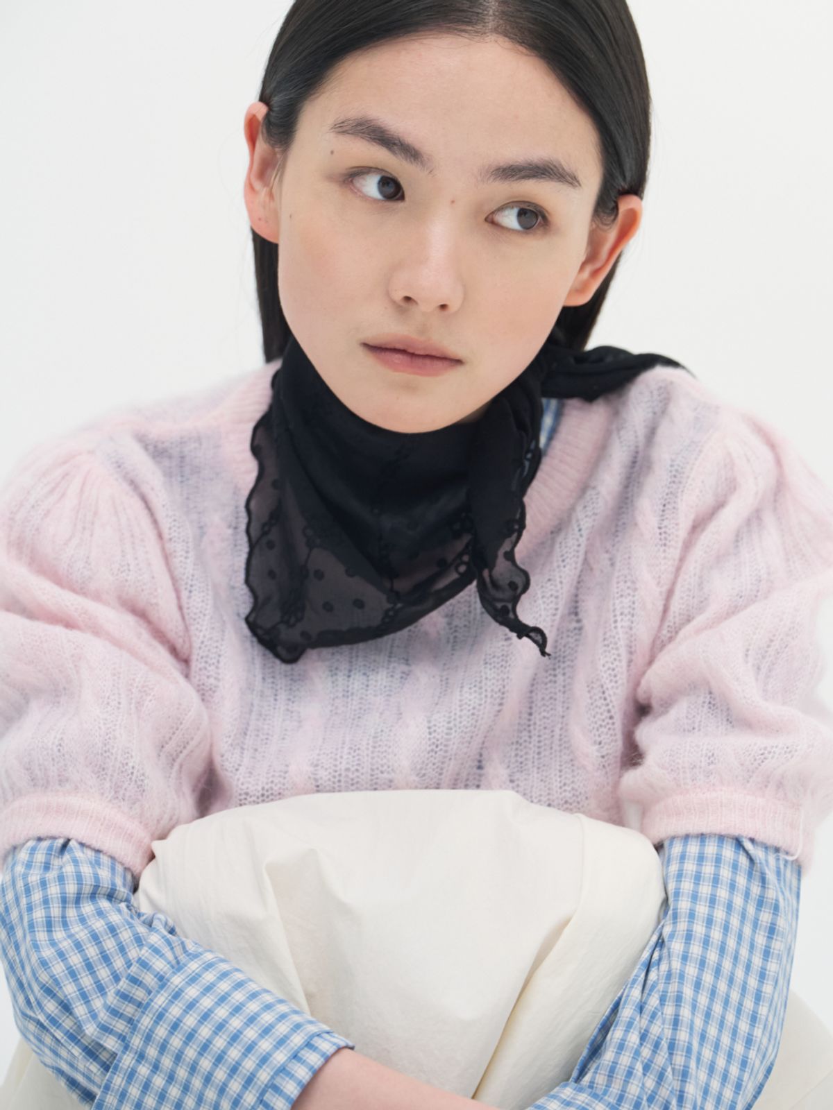 시오르(SIEOR) Embroidered Petit Arc Scarf_2colors