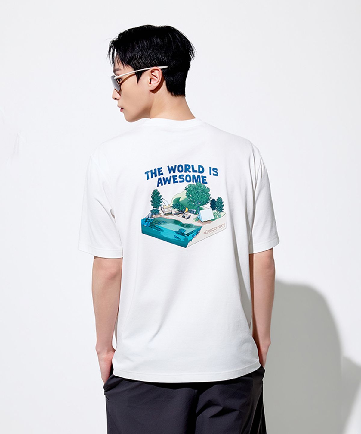 디스커버리 익스페디션(DISCOVERY EXPEDITION) 유니 프레시벤트 익스플로어 그래픽 반팔티셔츠 (WHITE)