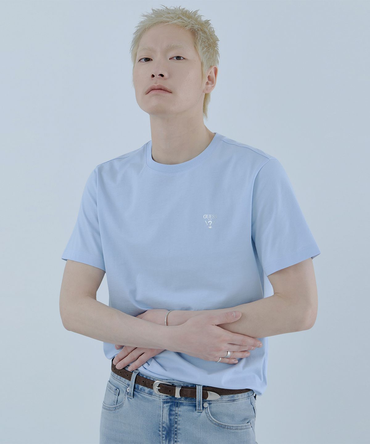 게스(GUESS) 5color 유니 미니 무테 삼각 반팔티셔츠 NQ2K5923