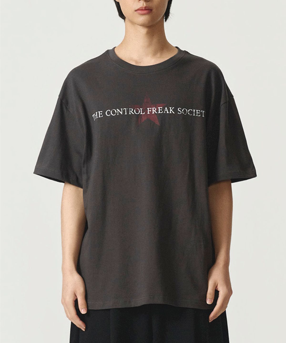 카네이테이(KANEITEI) CONTROL FREAK SHORT SLEEVES (CHARCOAL)