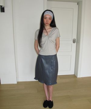 low rise frill leather skirt (Charcoal)