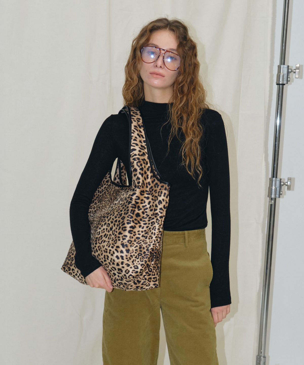 마이스(MAIS) LEOPARD OVERSIZED SHOULDER BAG