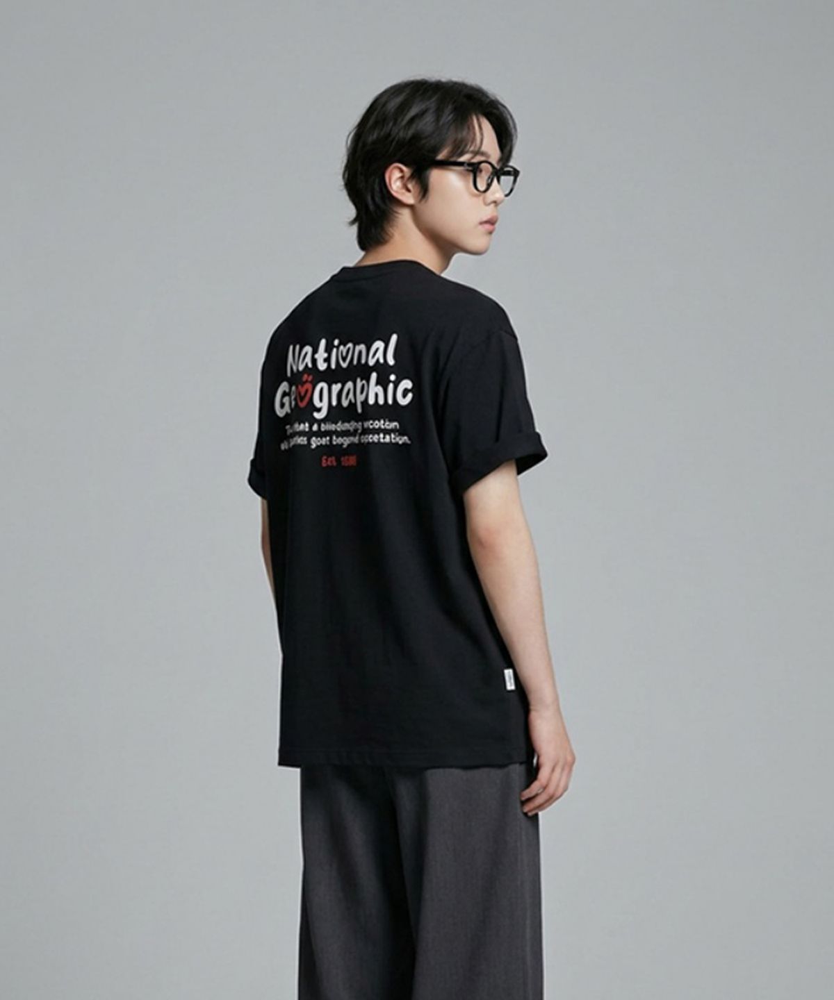 내셔널지오그래픽(NATIONALGEOGRAPHIC) N262UTS904 소로나 쿨 스크립트 세미오버핏 반팔 티셔츠 BLACK