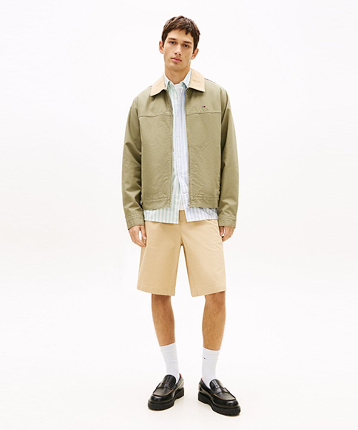 타미진스(TOMMY JEANS) 레귤러 플리츠 쇼츠 (T32G1WPQ10TMT1AB9)