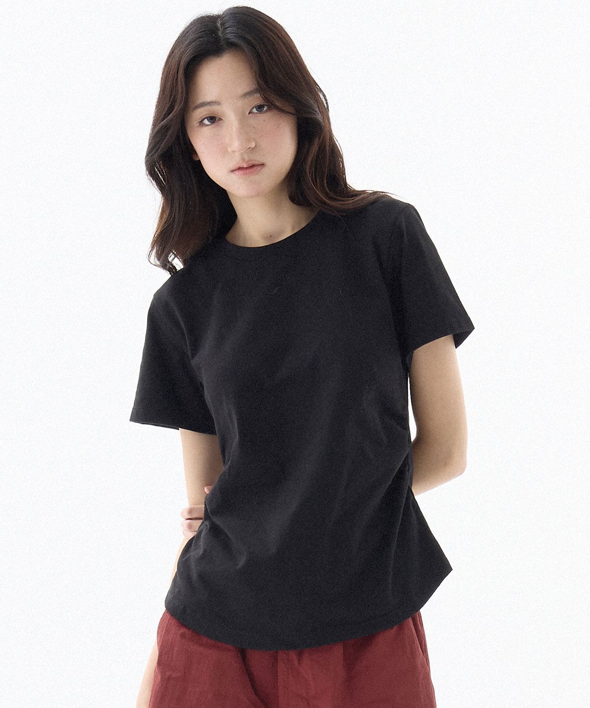 필루미네이트(FILLUMINATE) (W) 심볼 셔링 티셔츠-블랙