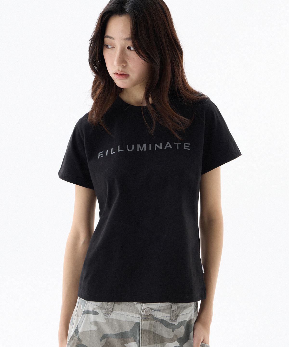 필루미네이트(FILLUMINATE) (W) 어센틱 로고 티셔츠-블랙