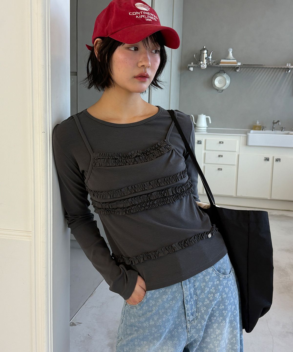론론(RONRON) FRILL LAYERED LONG SLEEVE T SHIRT CHARCOAL