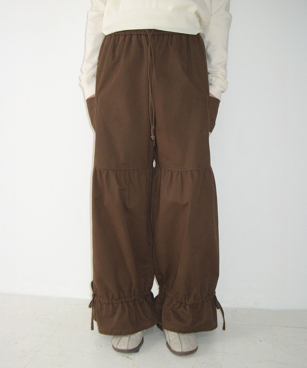 론론(RONRON) STRING FRILL SHIRRING WIDE PANTS BROWN