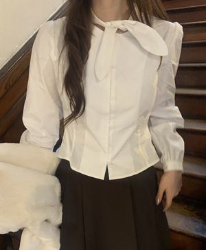 유이르 타이 셔츠