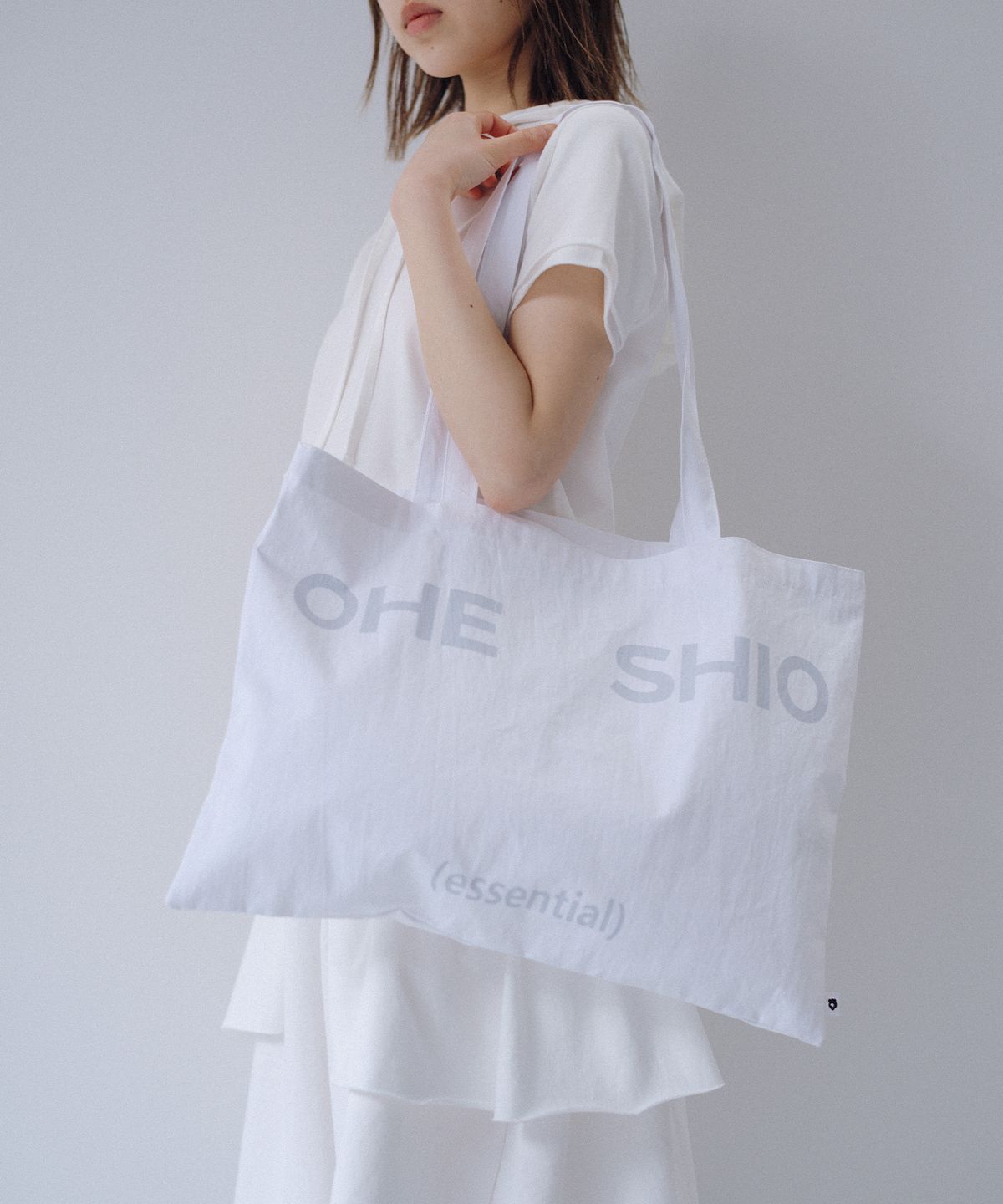 오헤시오(OHESHIO) ESSENTIAL VINTAGE LOGO ECO BAG, WHITE