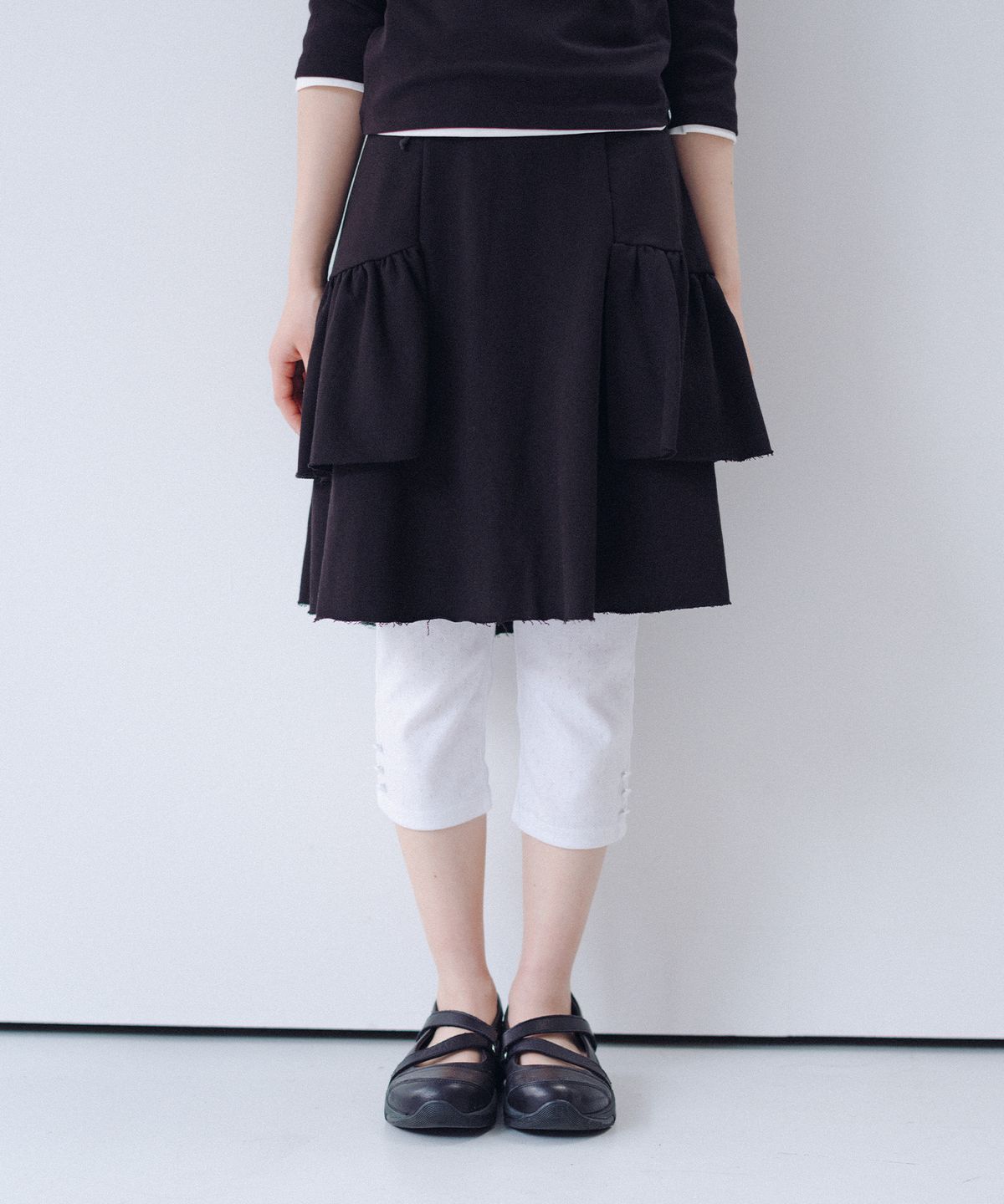 오헤시오(OHESHIO) SLIM BUTTON POINT LEGGINGS, WHITE