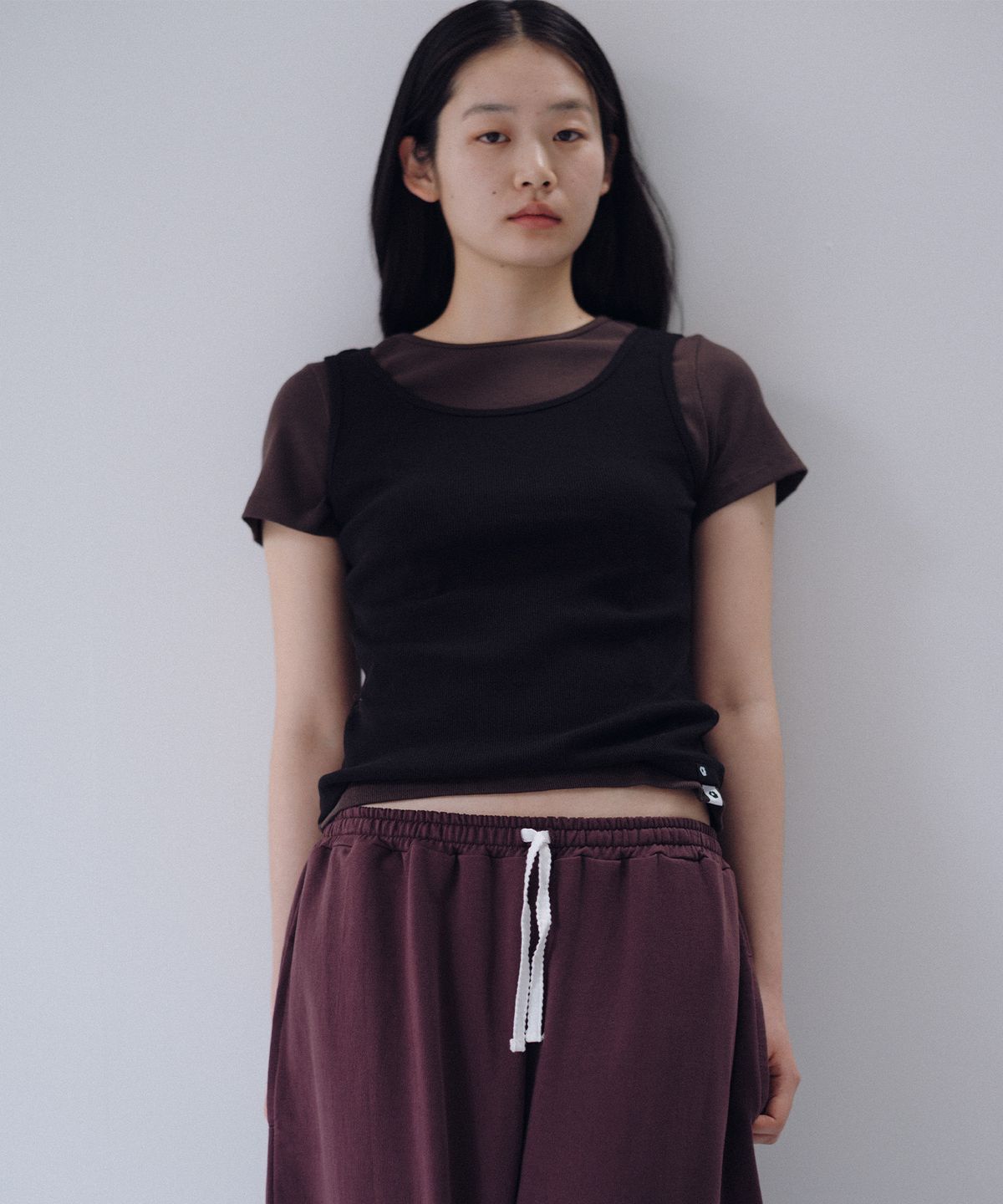 오헤시오(OHESHIO) BASIC U-NECK SLEEVELESS, BLACK