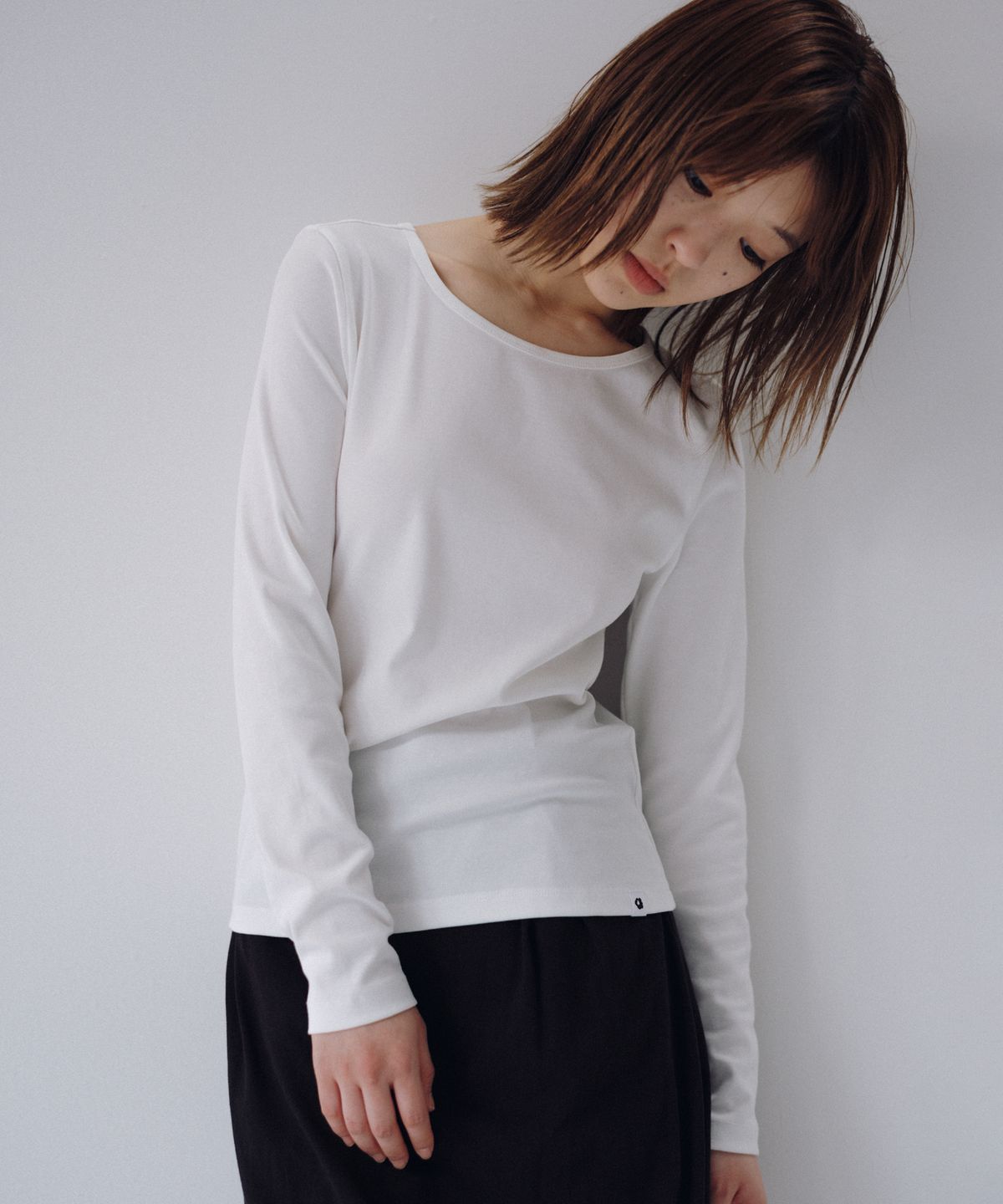 오헤시오(OHESHIO) BASIC SLIM LONG SLEEVE, WHITE