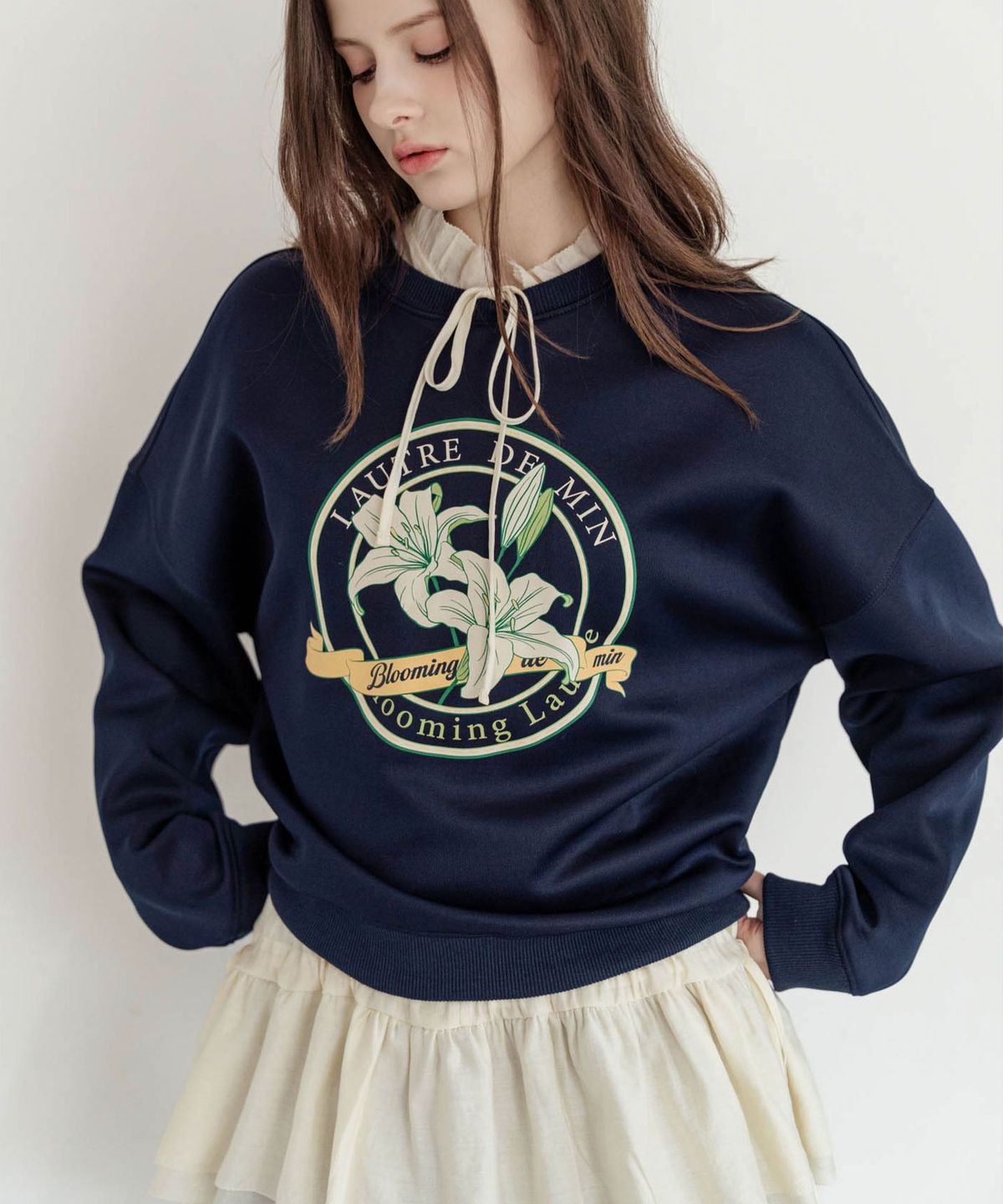 로트르드민(LAUTREDE MIN) Lautre Lily Navy Sweatshirts