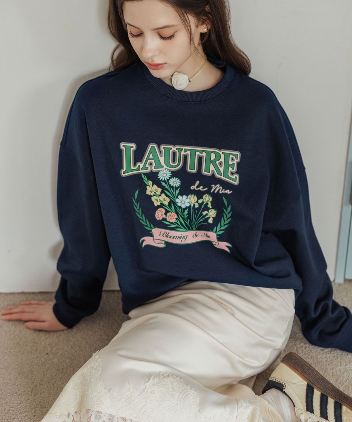 로트르드민(LAUTREDE MIN) Lautre Blooming Navy Sweatshirts