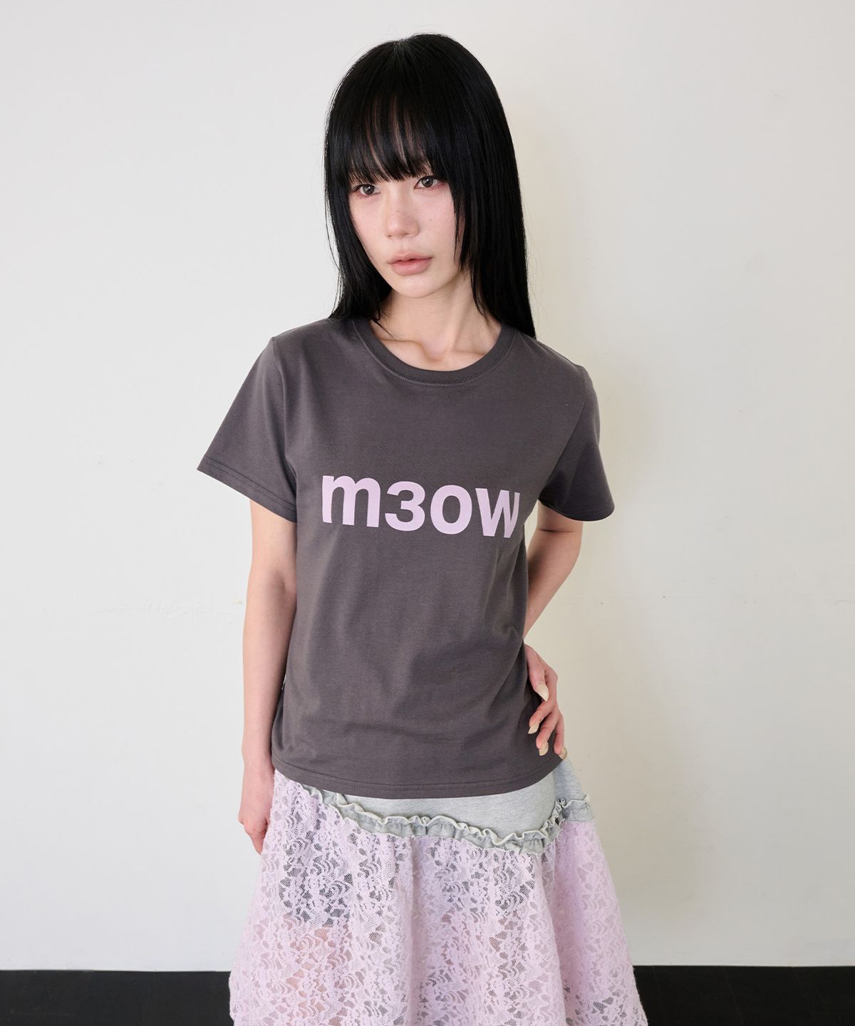 잇자바이브(ITZAVIBE) M3OW SLIM T SHIRT - CHARCOAL