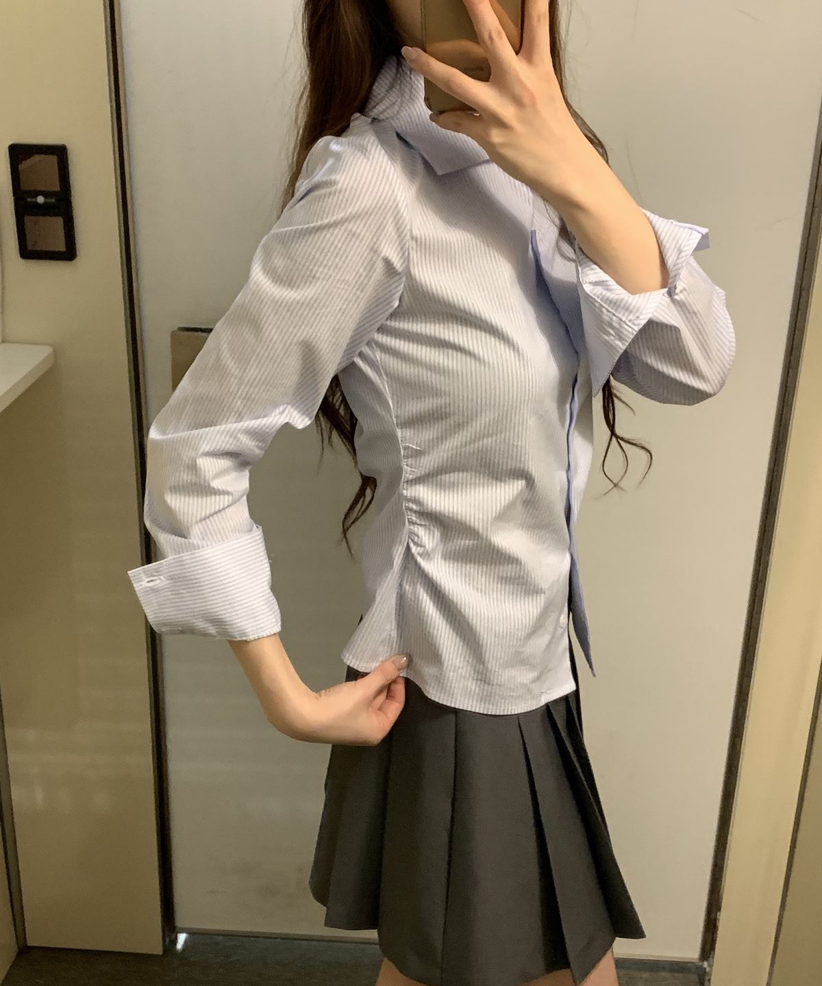 메리온(MERRYON) 로안 셔링 블라우스