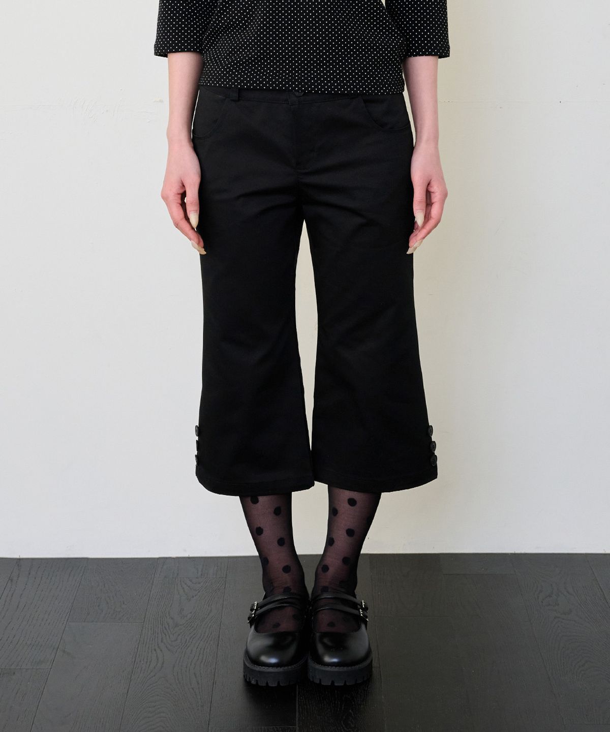 잇자바이브(ITZAVIBE) SNAP POINT CAPRI PANTS - BLACK