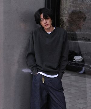 에센셜 무드 브이넥 니트_Charcoal