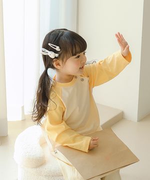 귀여운 쪼꼬미가 더 귀여운 날 - 아기 단추티셔츠