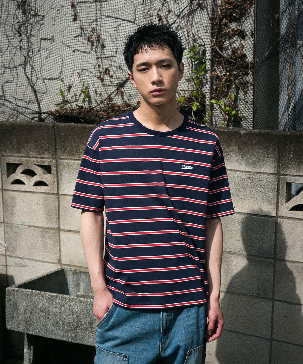 미니멀프로젝트(MINIMALPROJECT) 미니멀 자수 로고 보더 스트라이프 링거 반팔 티셔츠 MST183 [NAVY]