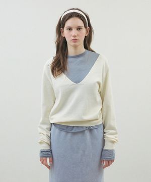 솔리드 딥 브이넥 니트_Vanilla