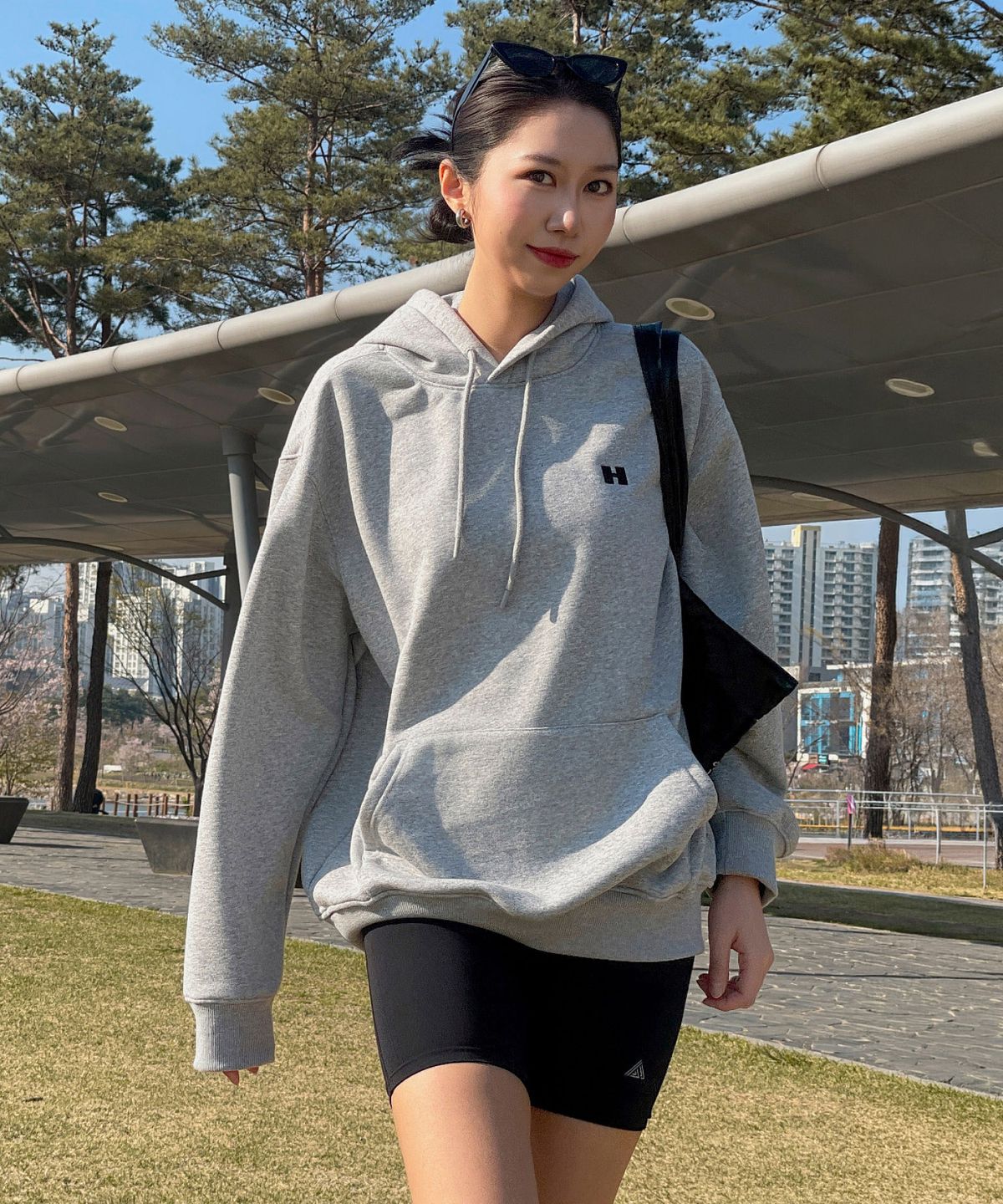 험머(HUMMER) H 로고 테리 베이직 후드 티셔츠 멜란지 그레이