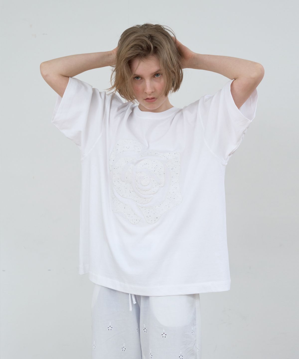 마조네(MA JOURNEE) ROSE PATCH T-SHIRT_WHITE