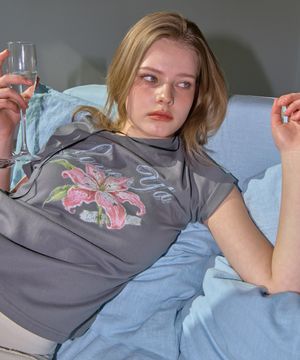 릴리 쿼츠 티-다크 그레이