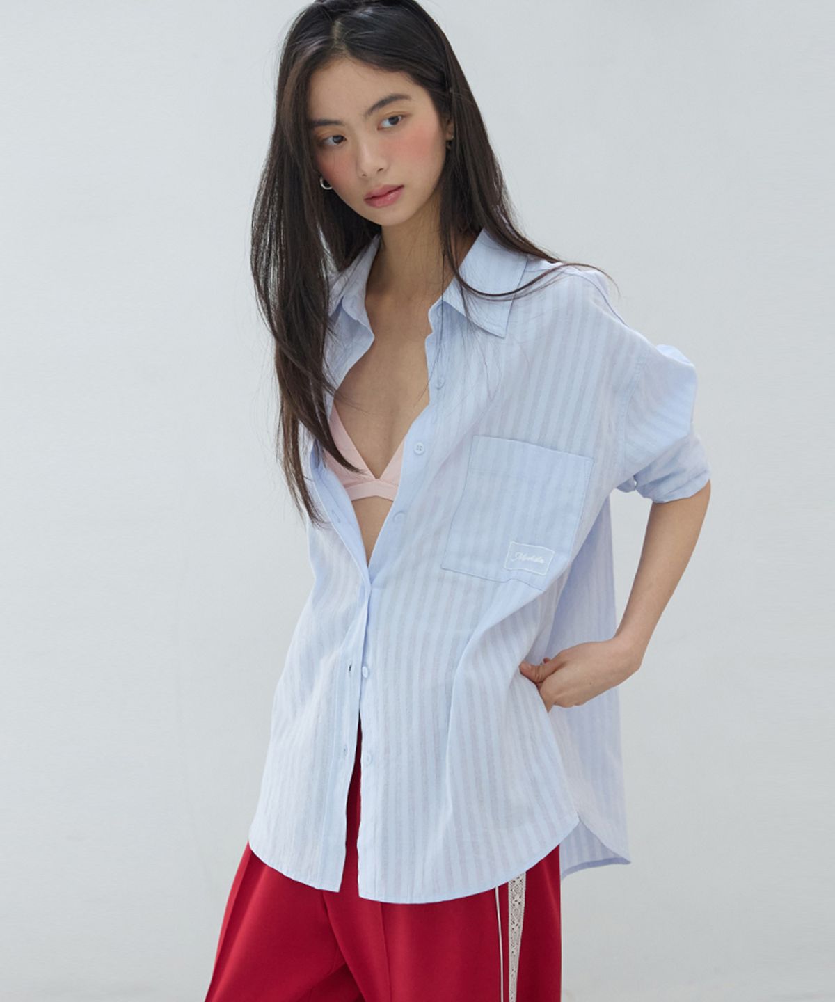 미치코런던 코시노(MICHIKO LONDON KOSHINO) 쉬머 스트라이프 셔츠 페일 블루