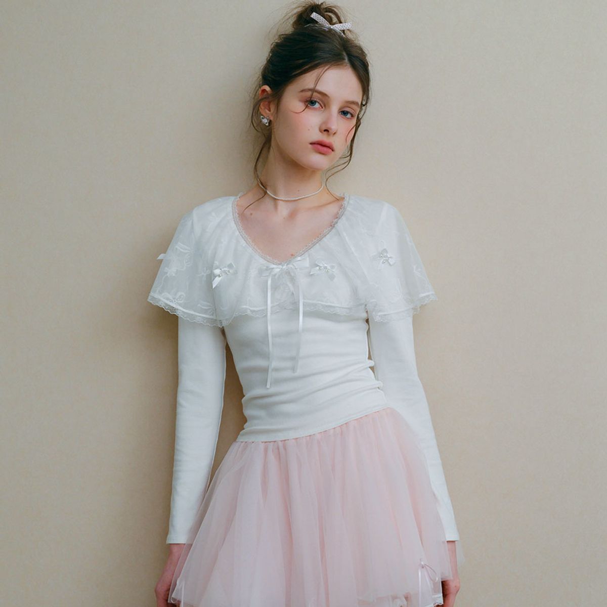 쎄무아듀(CEST MOIDEW) Cest_Bow lace slim long sleeve top