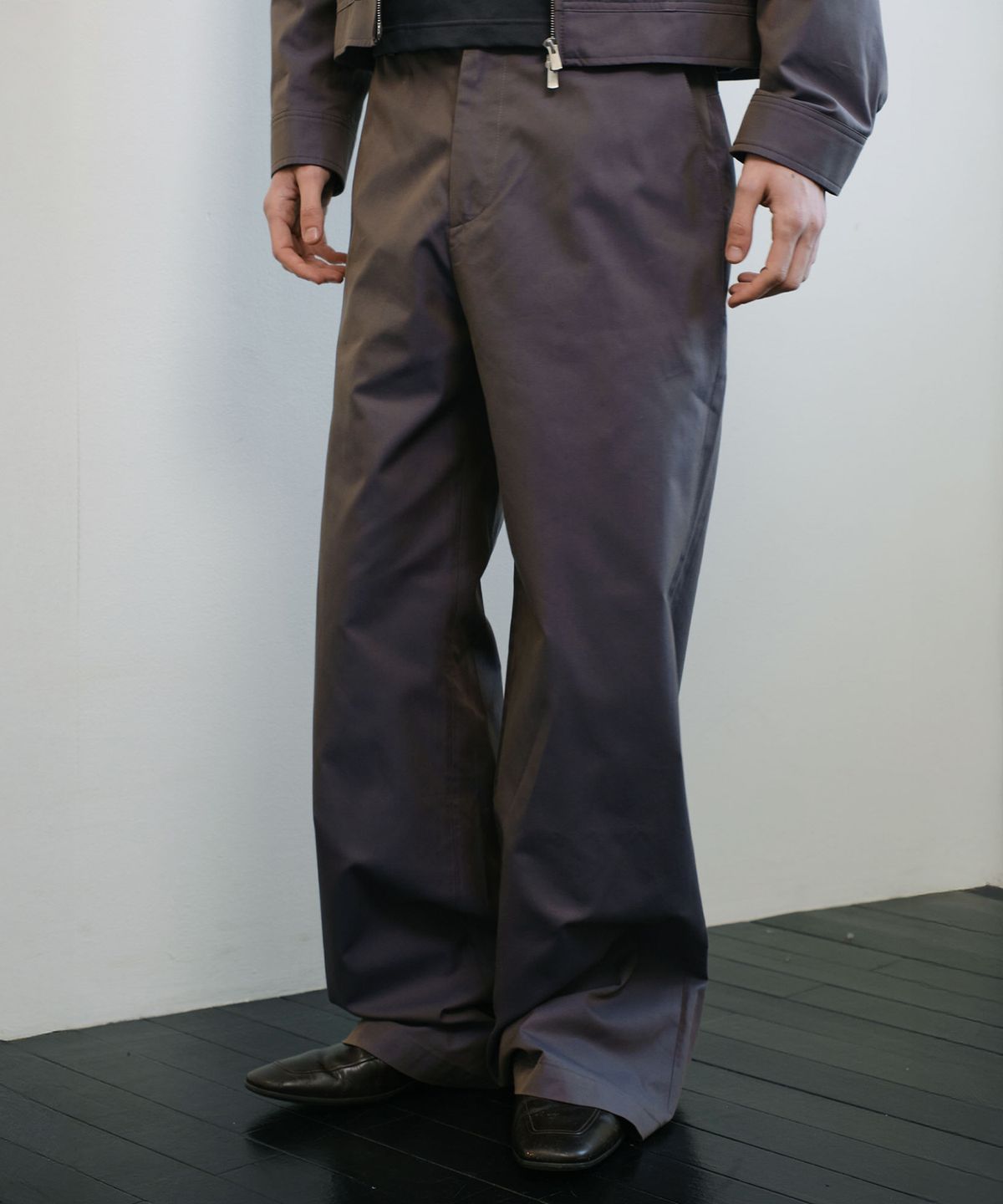 베른(VERN) TROPICAL FLOW WIDE PANTS (GRAY)