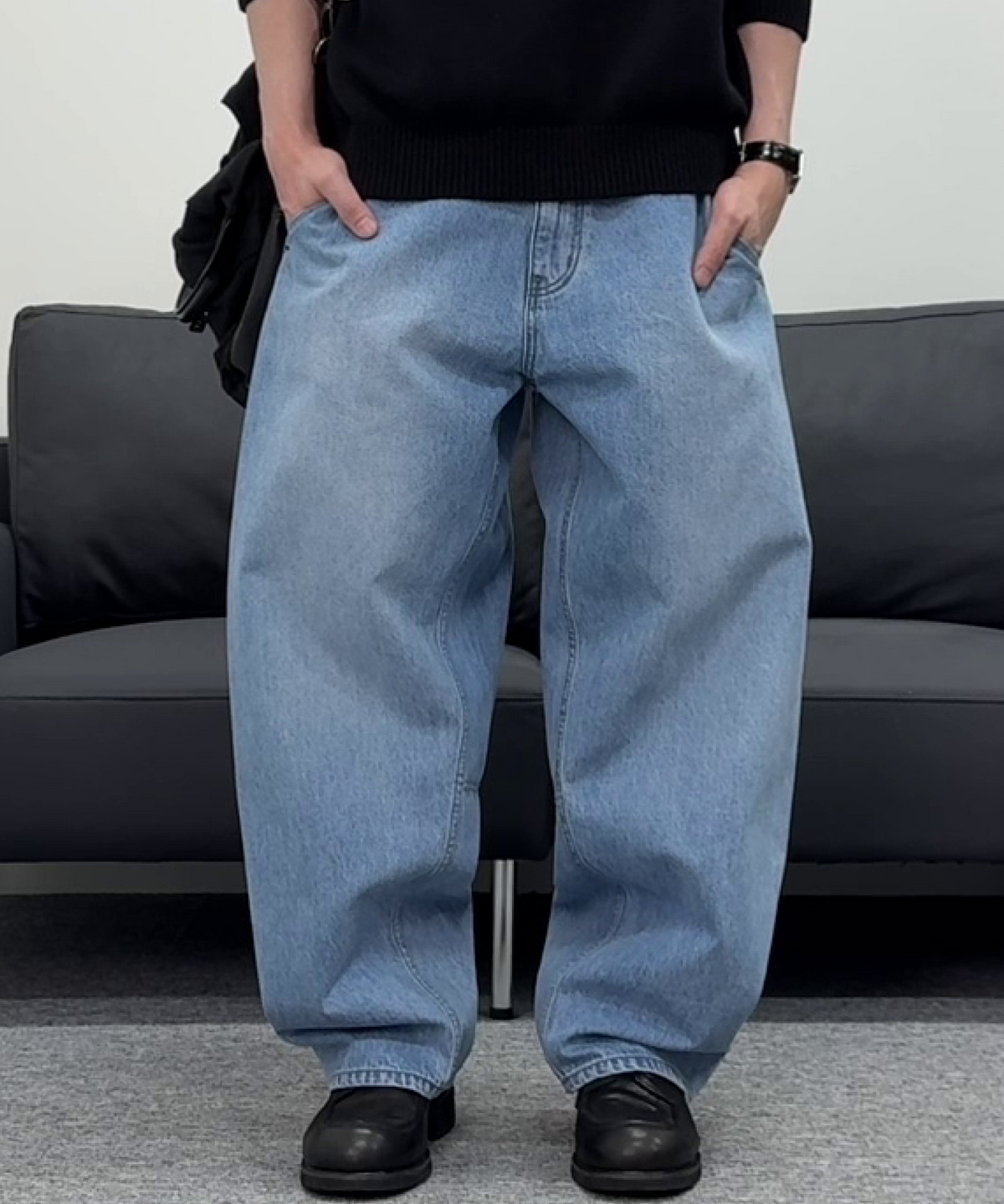 애쓰(AETH) [데일리룸 x AETH] Loose Curved Jean_Light Indigo