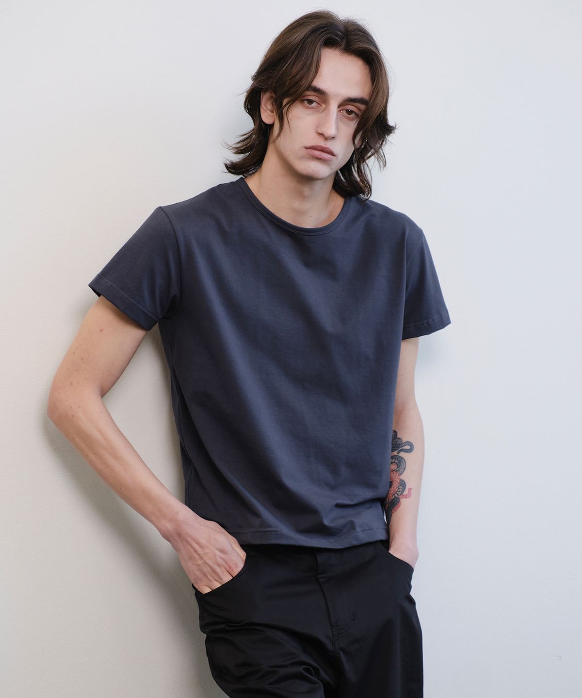 베른(VERN) REGULAR FIT CROPPED COTTON SHORT SLEEVE (NAVY)