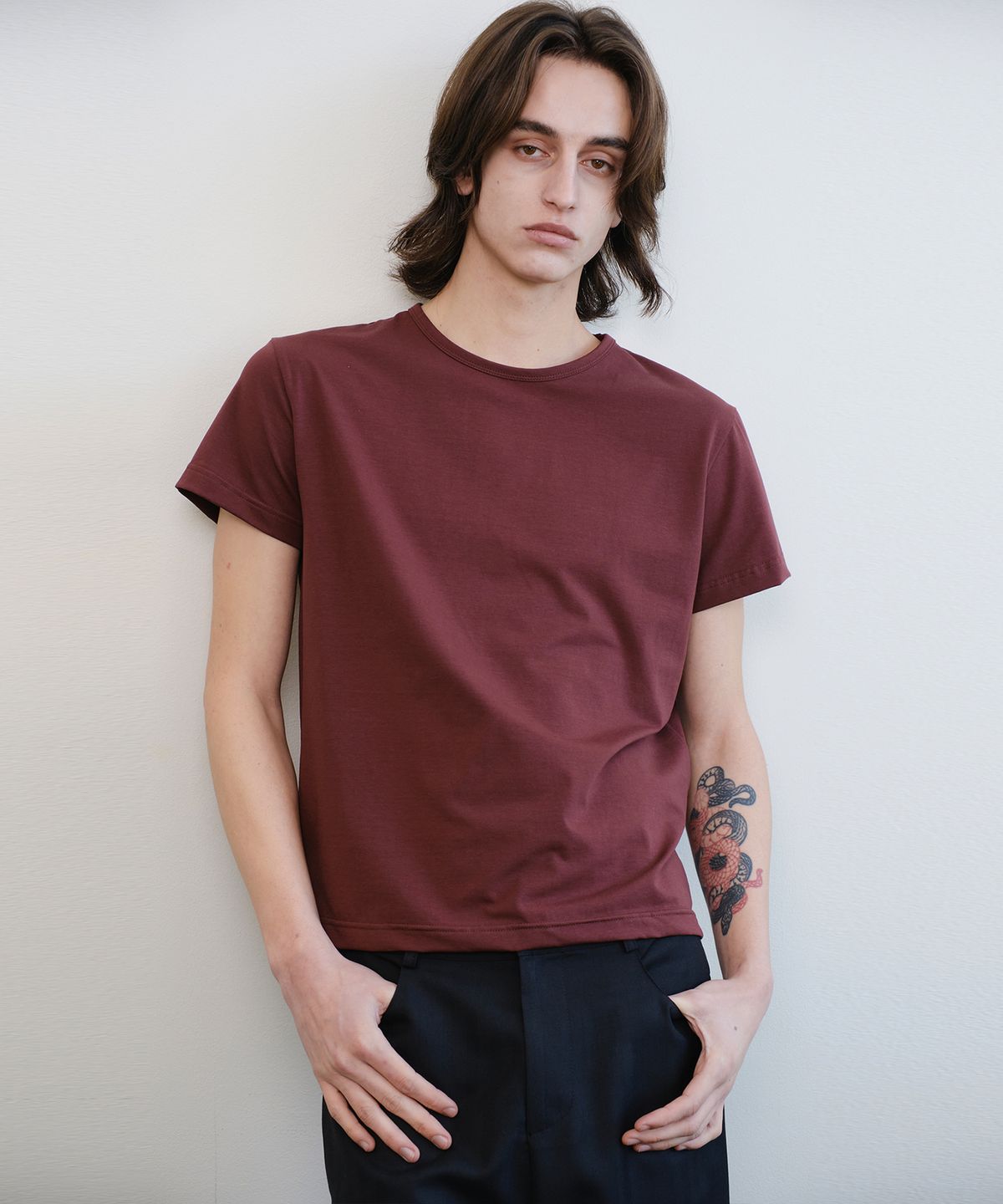 베른(VERN) REGULAR FIT CROPPED COTTON SHORT SLEEVE (BURGUNDY)