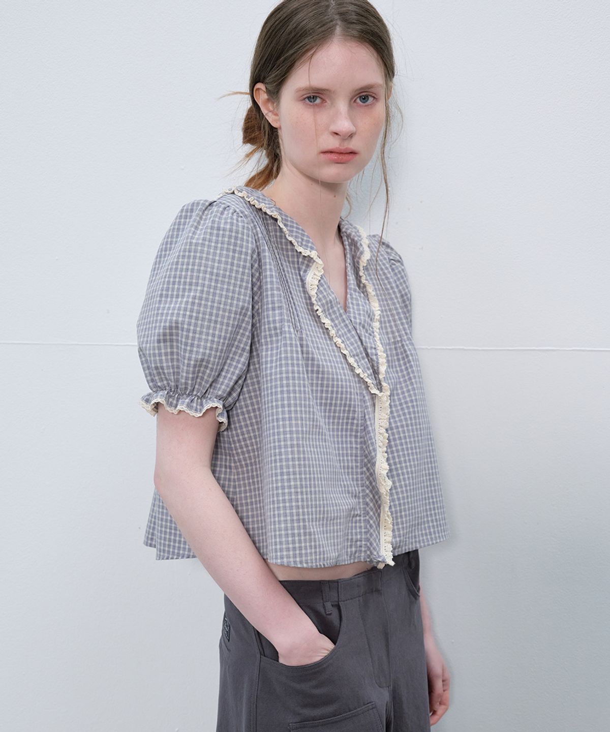 프리버07(FRIVER07) Ruffle shirring crop blouse [FRSP06BL05]_Sky blue