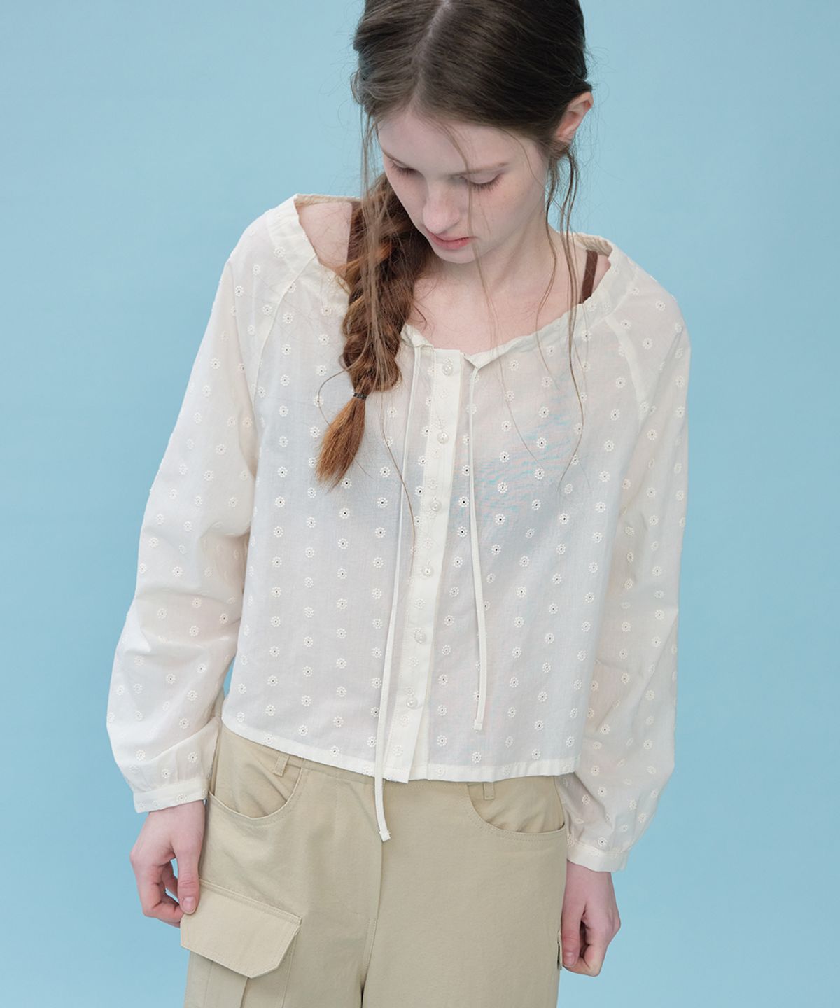 프리버07(FRIVER07) Flower eyelet tie blouse [FRSP06BL08]_Cream