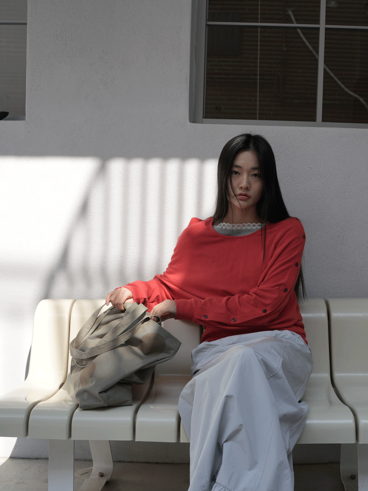 피브스피브스(PEEVES PEEVES) Split Button Open Sleeve Top / Red