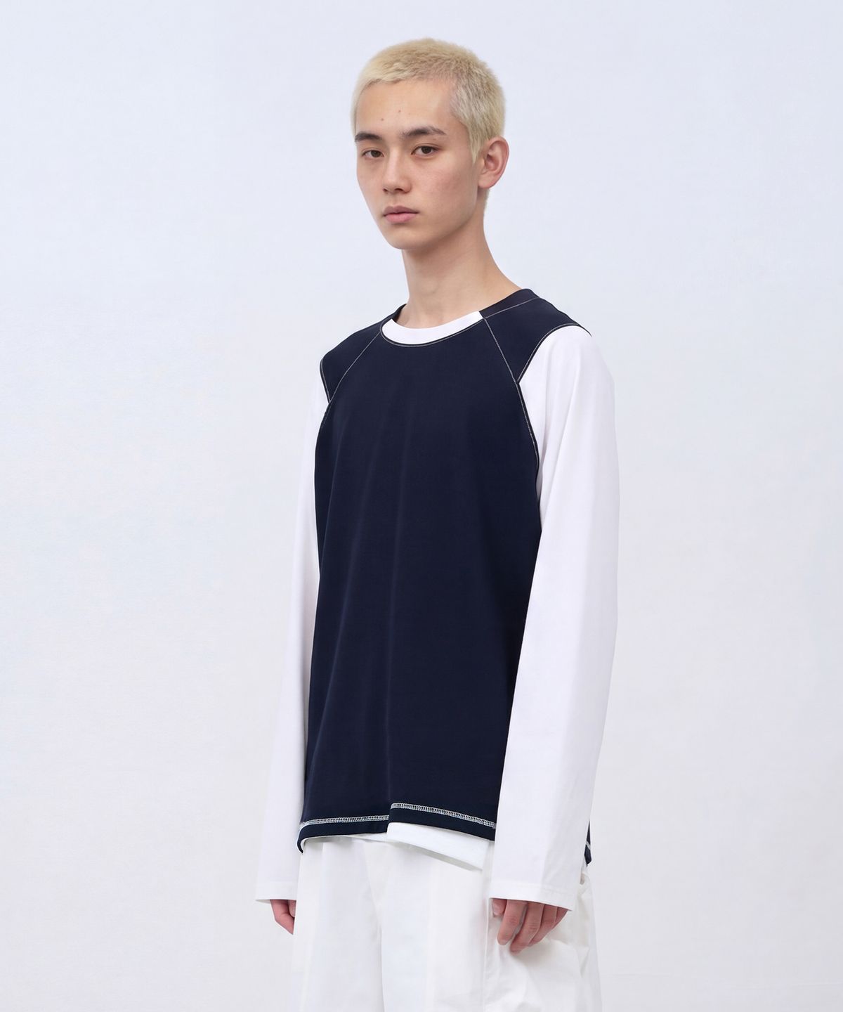 카사카사(KASAKASA) Asymmetric Raglan T-Shirt Navy