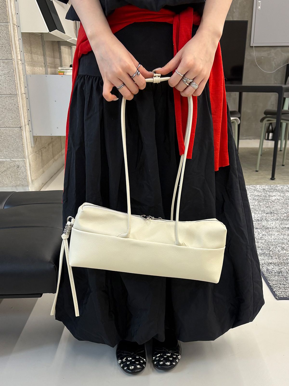 던팩토리(DAWN FACTORY) MARTIN BAG LARGE COW LEATEHR IVORY 마틴백 라지 소가죽 아이보리