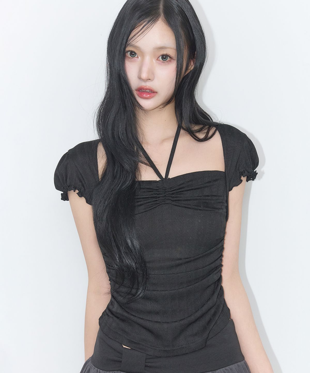 일리고(ILLIGO) 셔링 홀터 탑 블랙