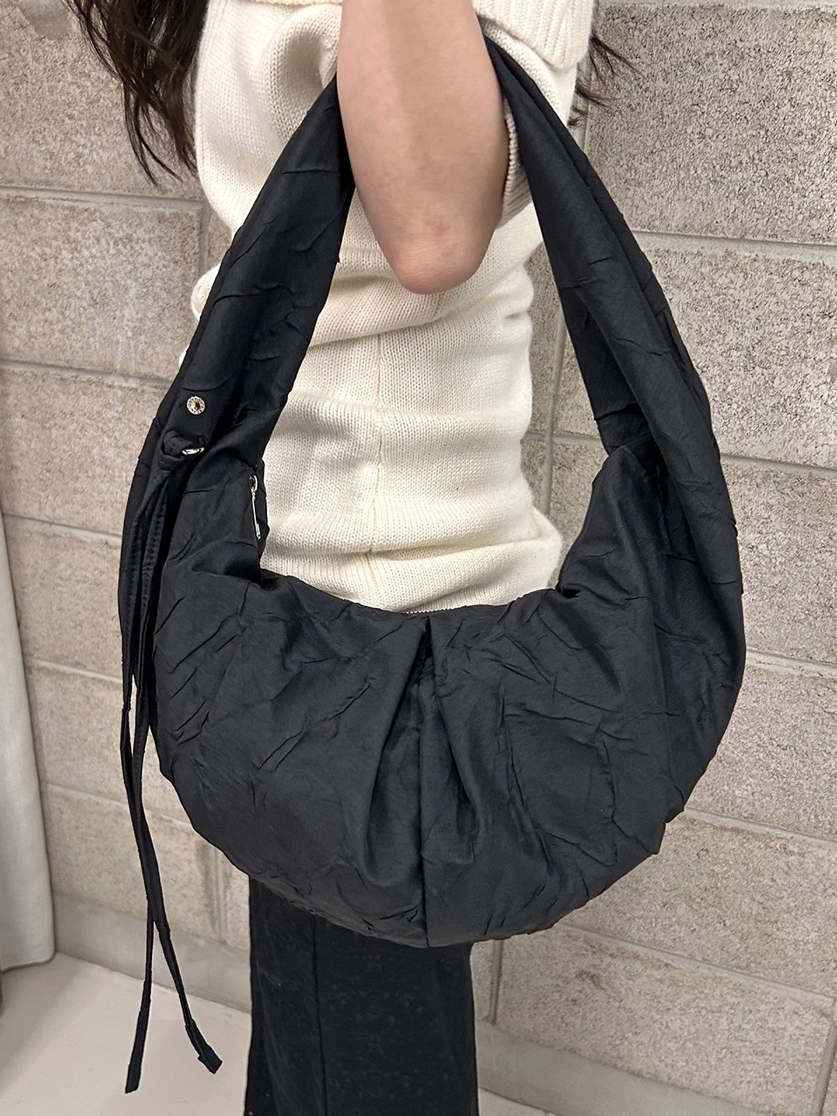 던팩토리(DAWN FACTORY) LUVIN BAG LARGE CRACK BLACK 러빈백 라지 크랙 블랙