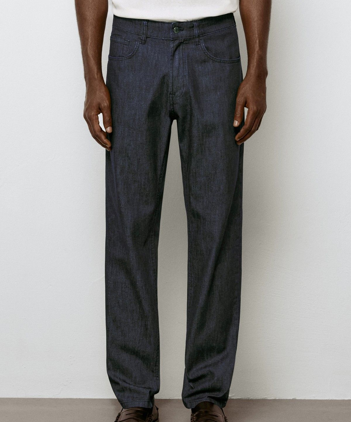 마시모두띠(MASSIMO DUTTI) 라이트웨이트 테이퍼드 핏 데님 팬츠