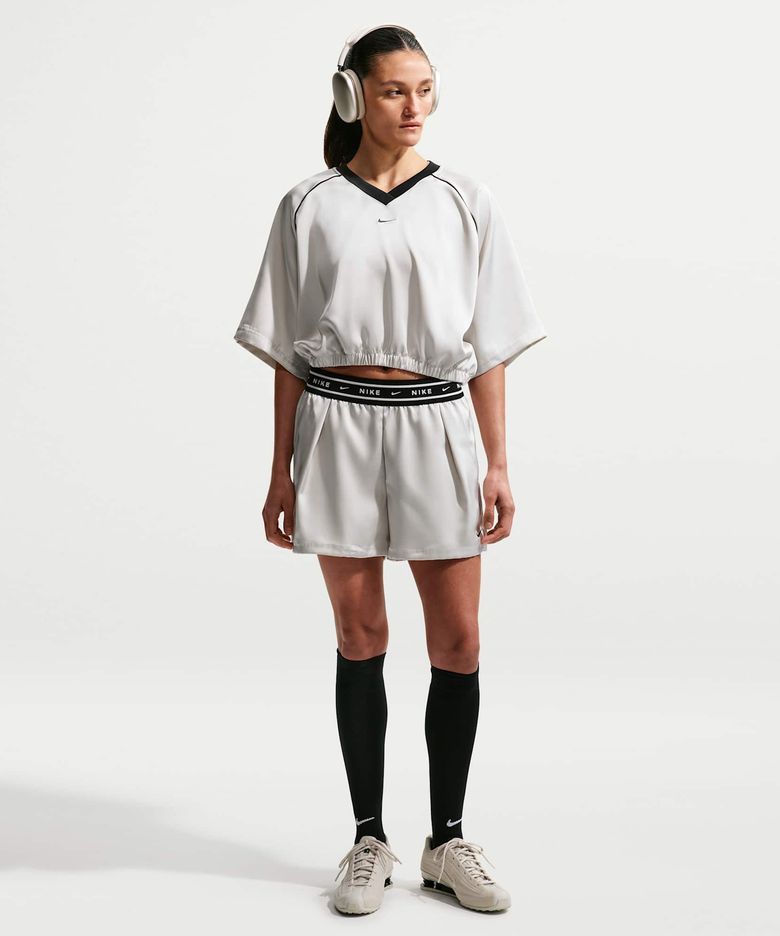 스포츠웨어 루즈 핏 미드라이즈 새틴 쇼츠 W - 라이트 본:블랙 / IH1329-072
