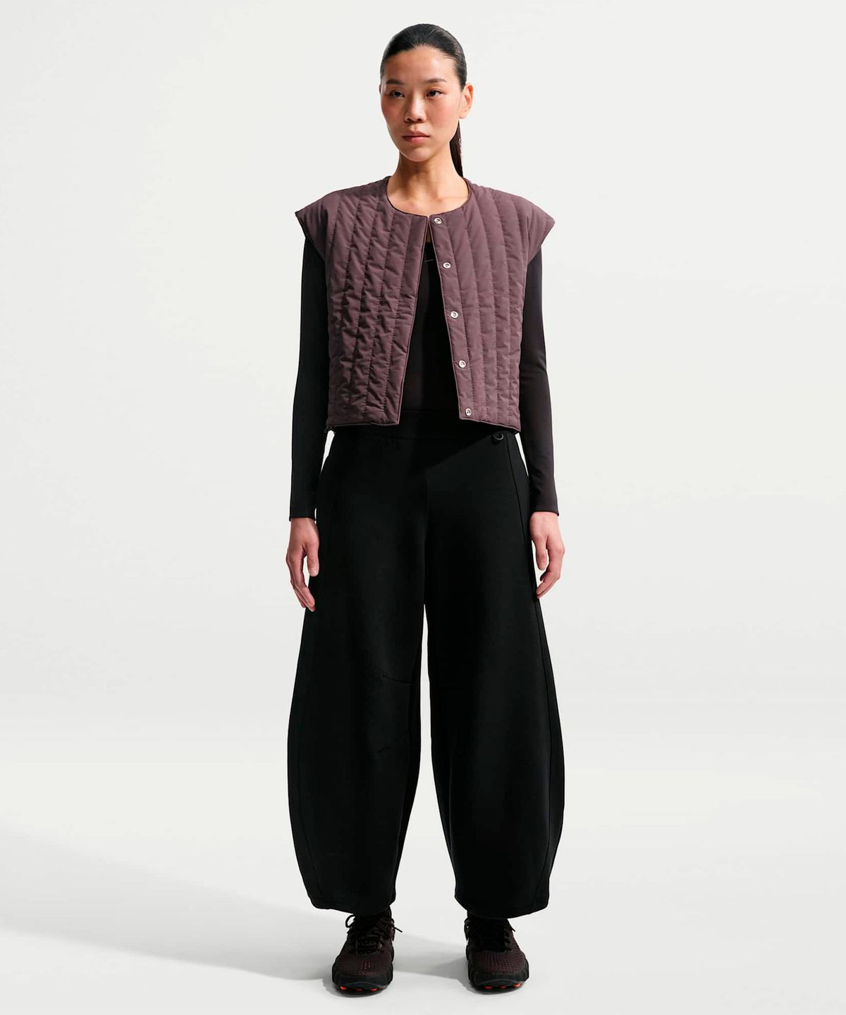 나이키(NIKE) 24.7 임파서블리소프트 하이웨이스트 와이드 레그 팬츠 W - 블랙:다크 스모크 그레이 / IR1933-010