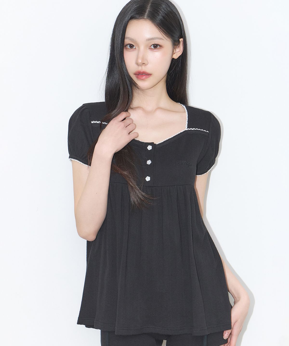 일리고(ILLIGO) 플레어 셔링 탑 블랙