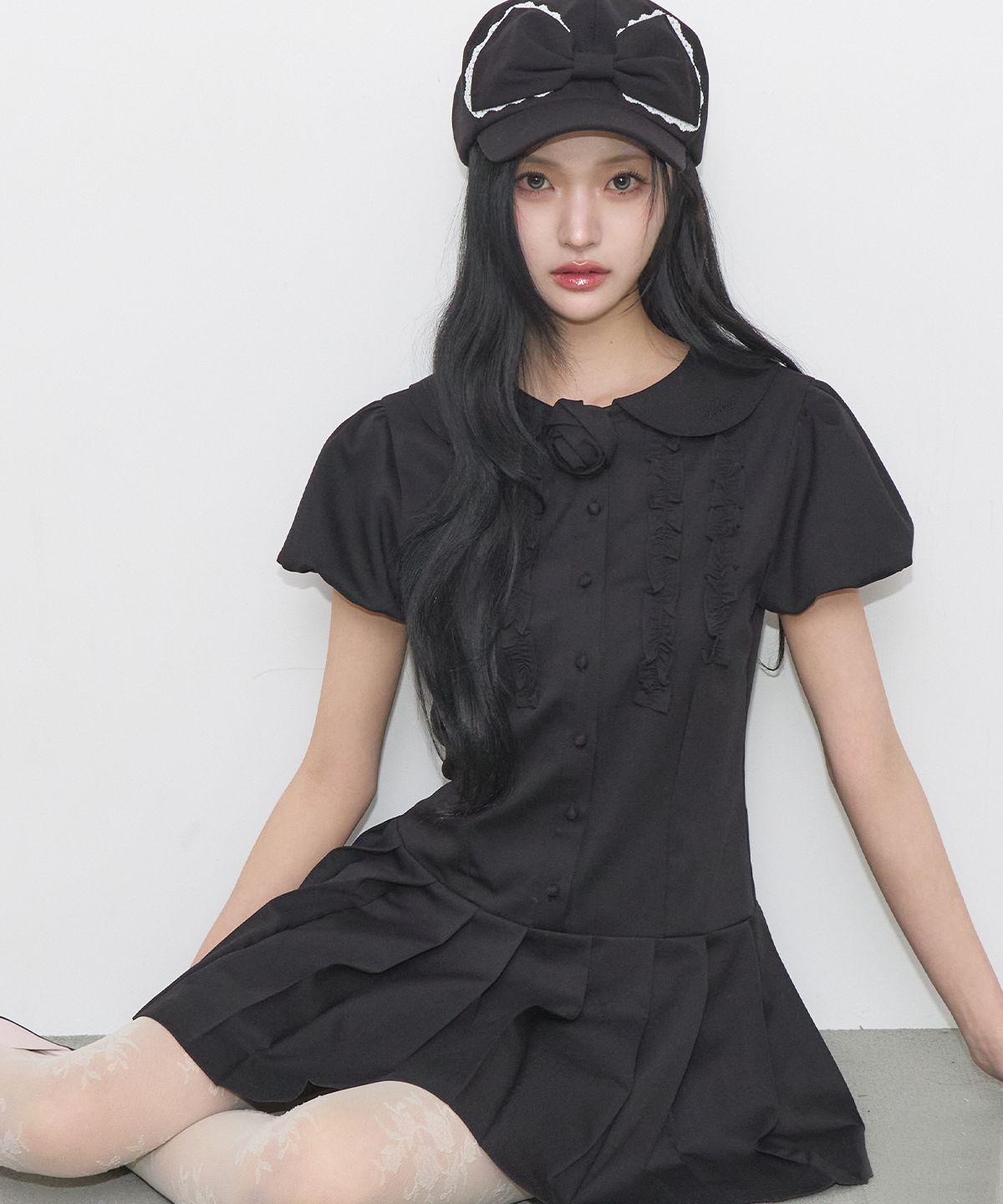 일리고(ILLIGO) 로즈 플리츠 미니 원피스 블랙